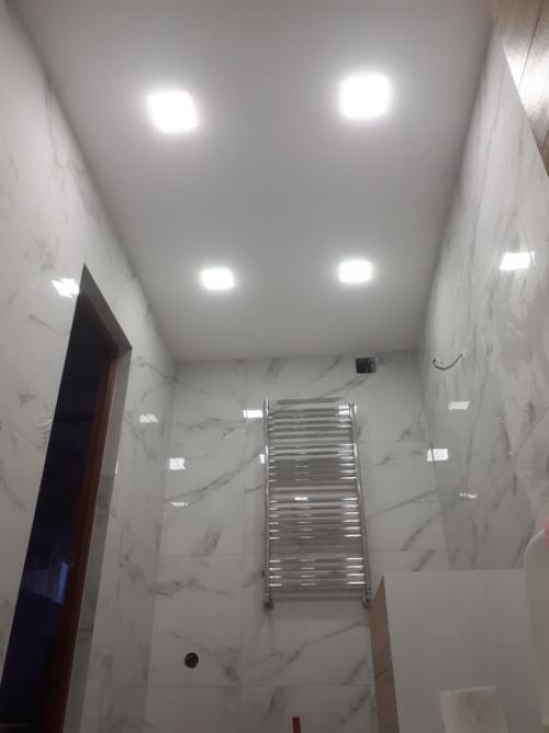 Объединенный санузел для удобства пользования сделали. 01