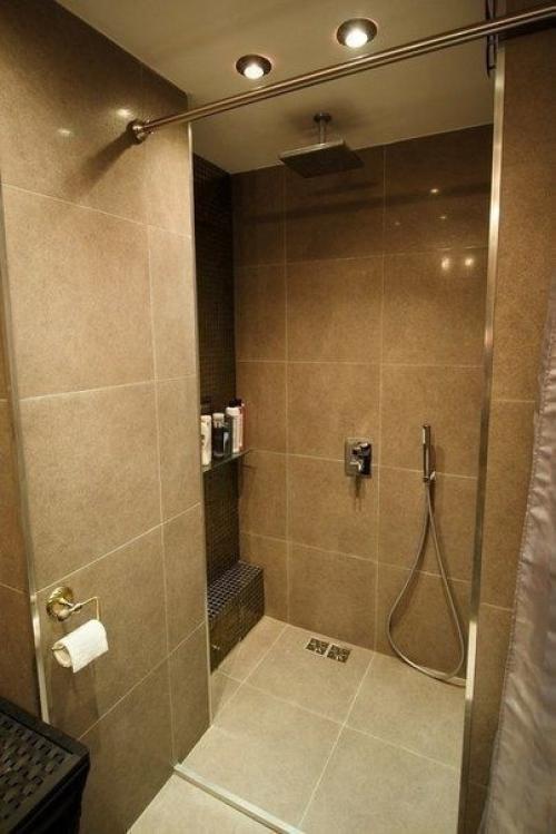 Сами себе дизайнеры, решили сделать интерьер максимально креативно, как мы это видим. 09