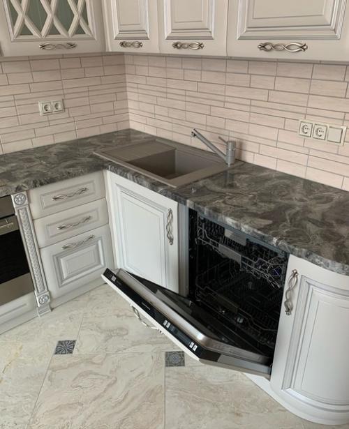 Моя кухня.  Обошлась нам она без малого в 400 000, площадь 9 квадратных метров. 02