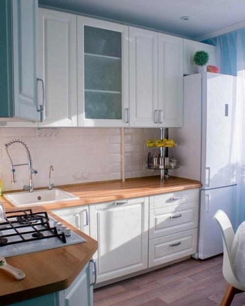 Сделали яркую, красивую и веселенькую кухню. 07