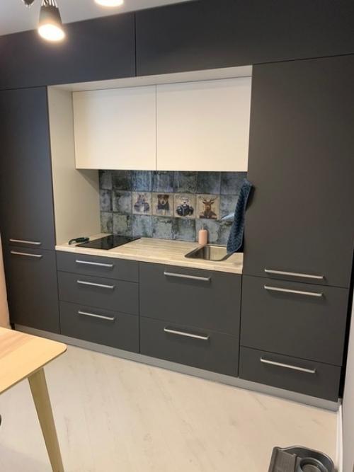 Мы сами себе дизайнерами для нашей небольшой однушки были. 01