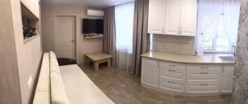 Показываю как мы совместили кухню с залом. 06