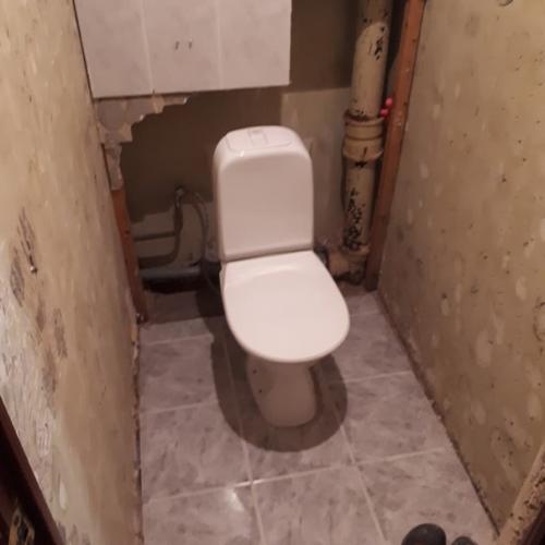 Объединенный санузел для удобства пользования сделали. 09