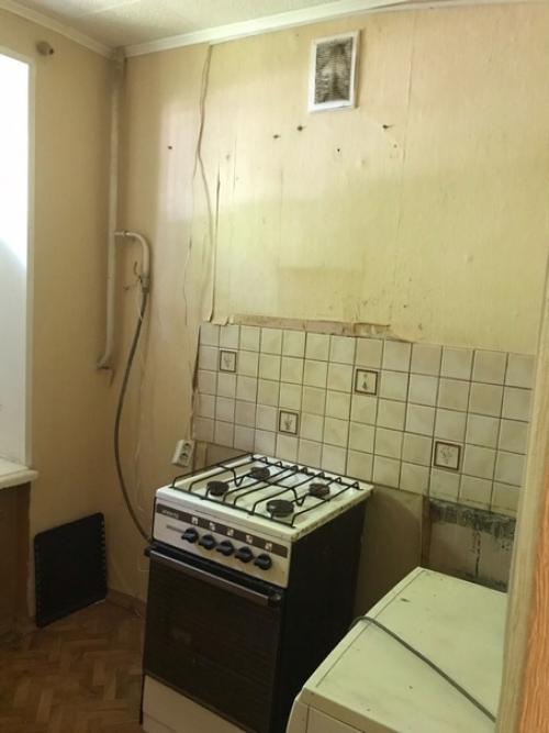 Показываю как мы совместили кухню с залом. 03