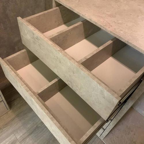 В типовой хрущёвке удалось сделать вместо шкафа целую гардеробную. 05