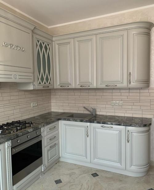 Моя кухня.  Обошлась нам она без малого в 400 000, площадь 9 квадратных метров. 03