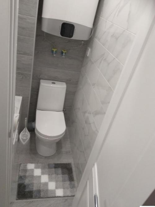 Мои туалет с ванной, которые оформили в серых цветах. 04