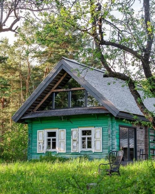 Старенькая избушка по наследству от бабушки досталась. 08