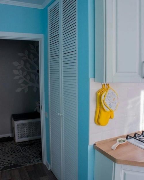 Сделали яркую, красивую и веселенькую кухню. 04