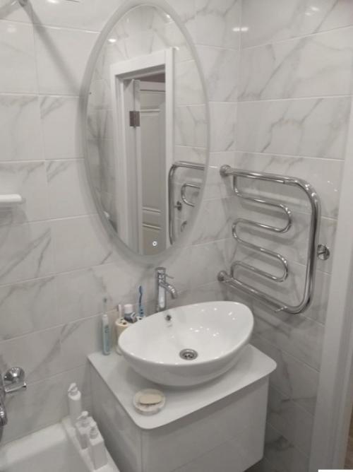 Мои туалет с ванной, которые оформили в серых цветах. 02