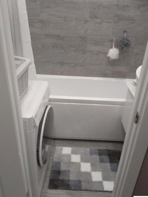 Мои туалет с ванной, которые оформили в серых цветах. 01