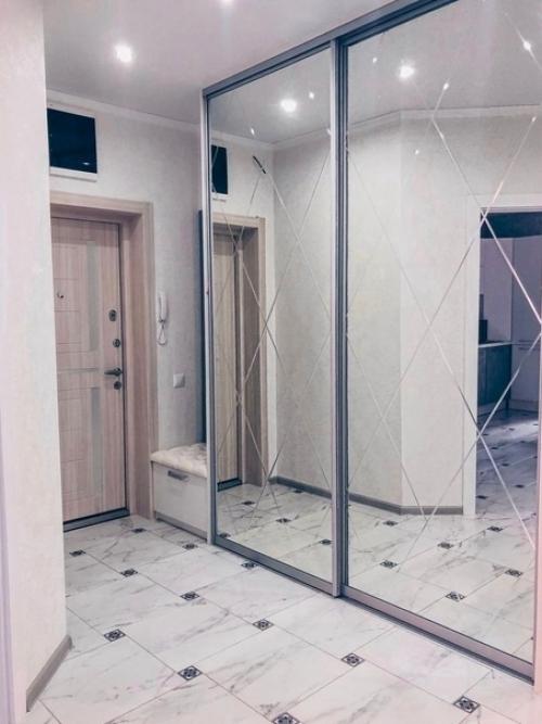 Владельцы квартиры постарались над цветовой гаммой квартиры. 05