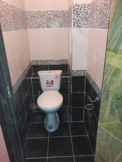 Вот так мы порядок в туалете навели. 04