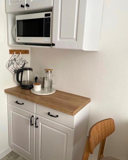 На моей маленькой кухне площадью 6, 7 м 2 я сделал необычную, но грамотную планировку. 01