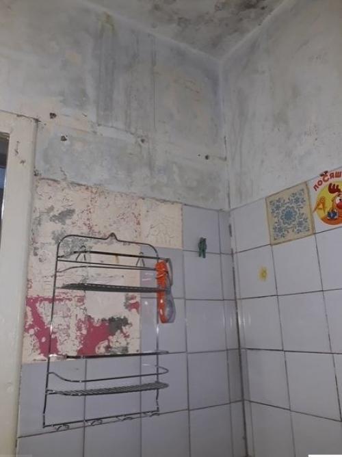 Отремонтировал ванную комнату в хрущевке, пришлось изрядно так постараться. 02