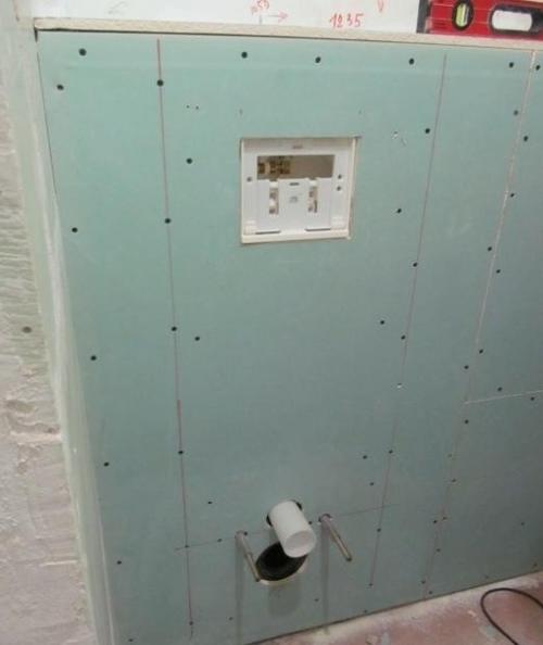 Изначально санузел был 3, 7 м. кв., после перепланировки стал 2, 2 м. кв. 05