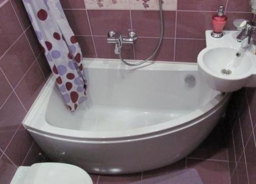 Изначально санузел был 3, 7 м. кв., после перепланировки стал 2, 2 м. кв. 09