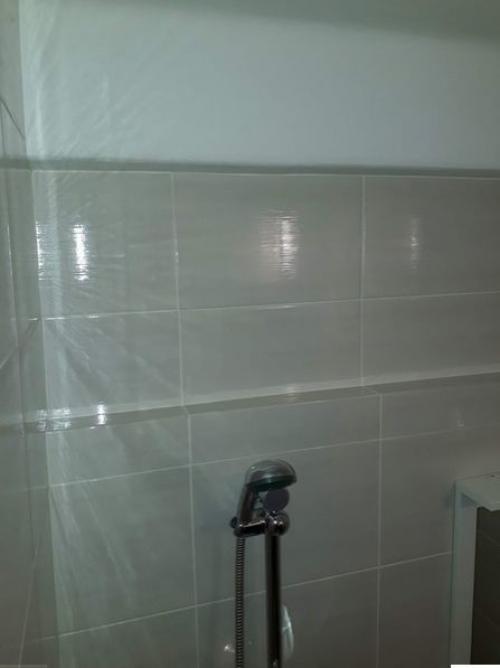 Отремонтировал ванную комнату в хрущевке, пришлось изрядно так постараться. 07