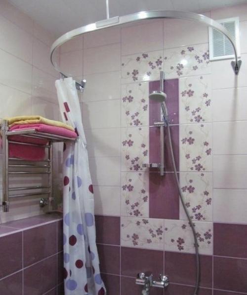 Изначально санузел был 3, 7 м. кв., после перепланировки стал 2, 2 м. кв. 03