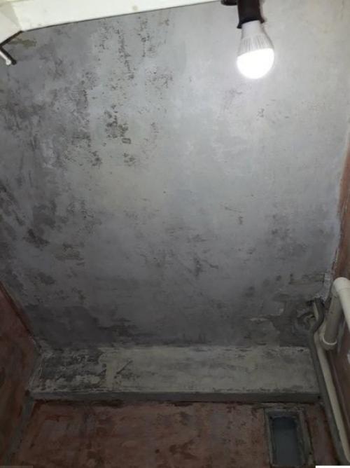 Отремонтировал ванную комнату в хрущевке, пришлось изрядно так постараться. 03