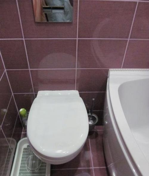 Изначально санузел был 3, 7 м. кв., после перепланировки стал 2, 2 м. кв. 01