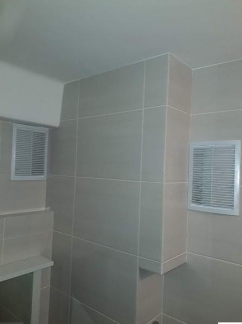 Отремонтировал ванную комнату в хрущевке, пришлось изрядно так постараться. 06