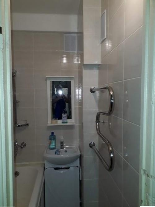 Отремонтировал ванную комнату в хрущевке, пришлось изрядно так постараться. 05