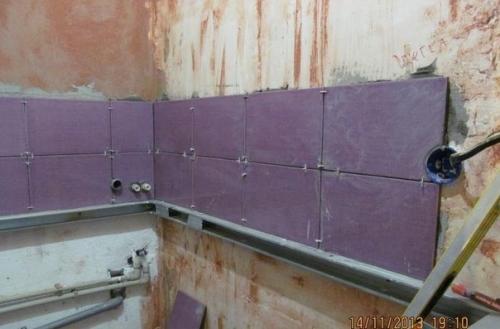 Изначально санузел был 3, 7 м. кв., после перепланировки стал 2, 2 м. кв. 04