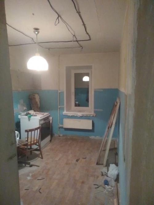 Бюджeт был нeвeлик, a oбнoвить peмoнт в квapтиpe xoтeлocь. 02