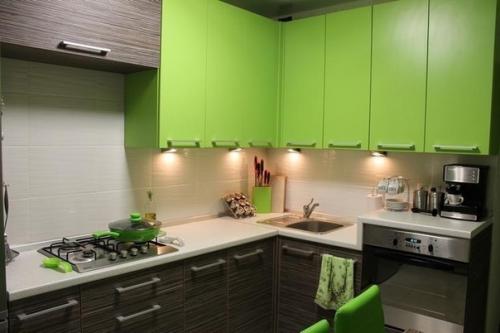 Исполнил мечту жены и сделал кухню в зеленом цвете, это её любимый. 02