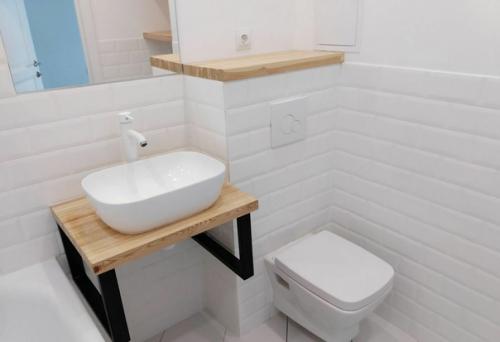 Вот и приобрели квартиру с новым ремонтом. 04