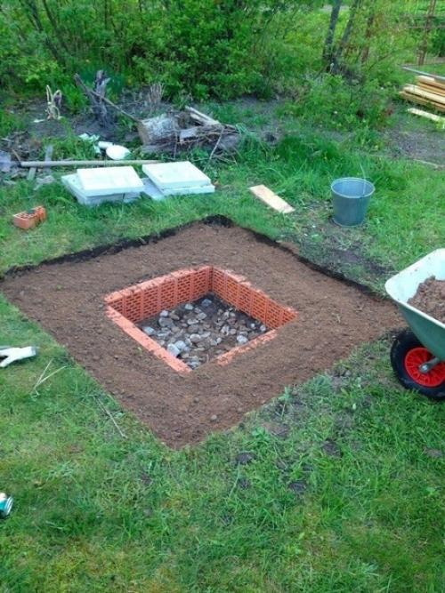 Решил сам сделать и оформить место для посиделок во дворе частого дома. 04