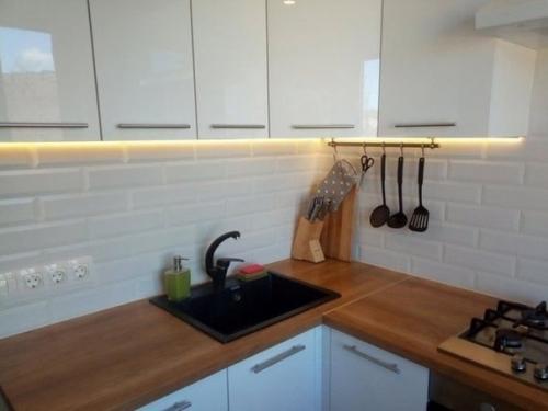 Моя мини - кухня площадью всего то 5, 5 квадратных метров. 01