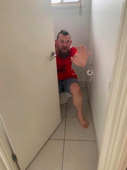 Когда уехала в командировку и оставила дочь с отцом.