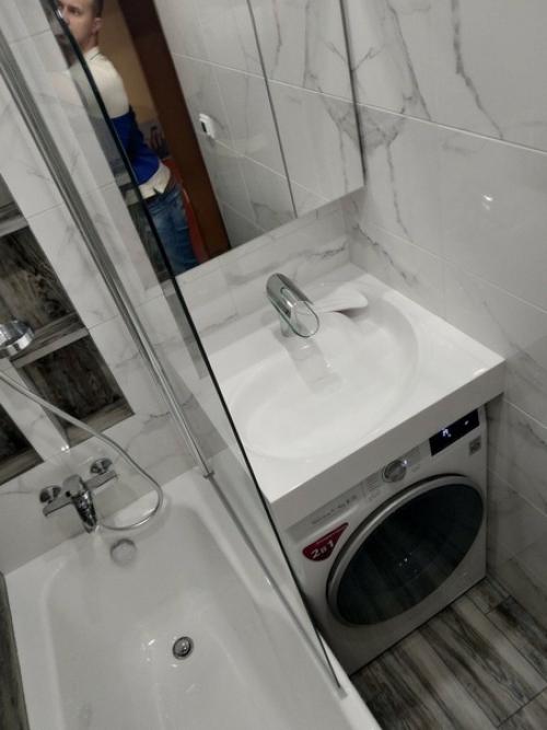 Из мaлeнькой вaнны в пaнельном дoме мaксимум bыжaл. 02