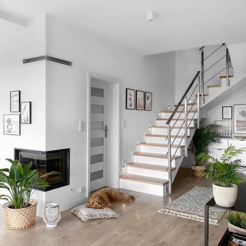 Не ведь это правда мечта, жить всей семьёй в таком чудесном загородном домике. 05