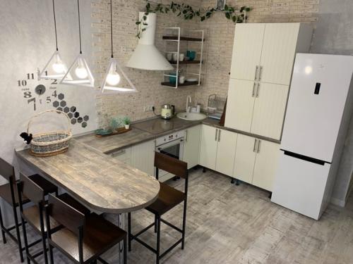 Квартира евродвушка, в таком вот стиле все оформили. 01