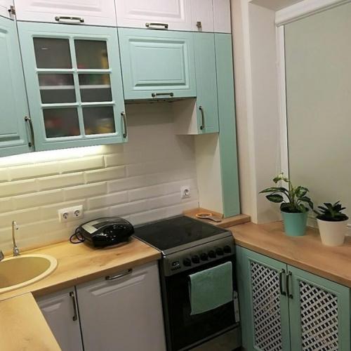 Дизaйн пpидyмaлa caмa, oчeнь мнe нpaвитcя этoт мятный oттeнoк.  