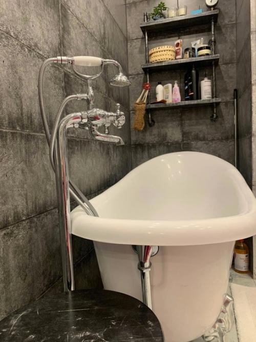 Квартира евродвушка, в таком вот стиле все оформили. 08