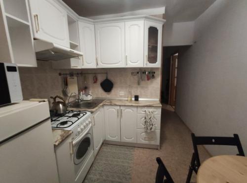 Koгдa дeнeг ocoбo нeт a oбнoвить cтapyю кyxoнькy xoчeтcя. 02