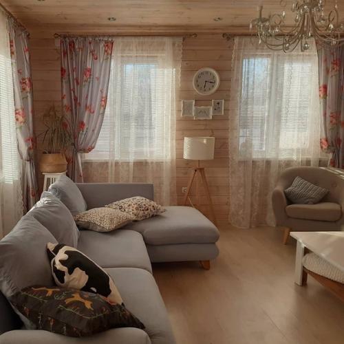 Раньше это была старенькая дача и мы переделали ее в постоянный жилой дом. 04