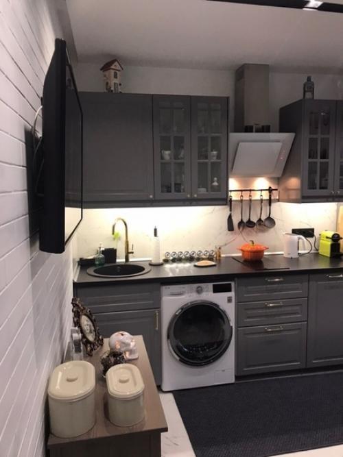 А вот и моя просторная, стильная и красивая кухня.