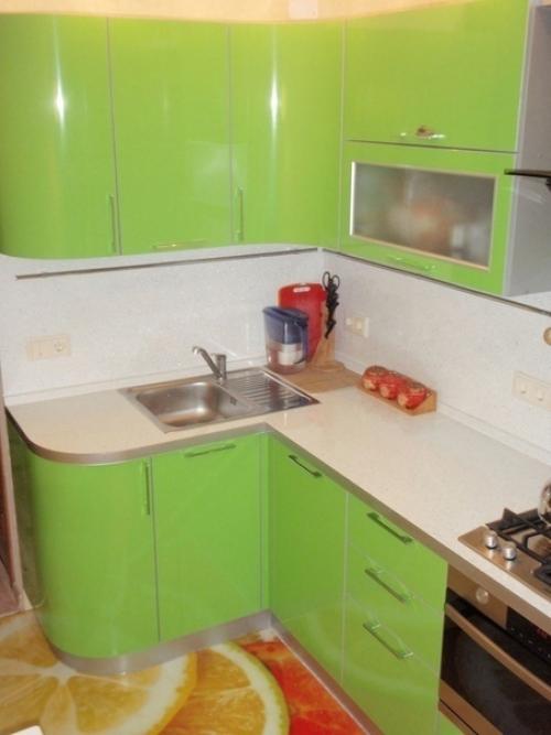Ну вот любит жена всё яркое и светлое, не смог сопротивляться и сделали кухню, как она хотела. 02