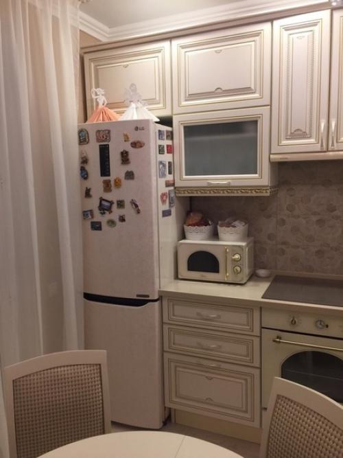 Вот такой вот интерьер на нашей кухни вышел. 01