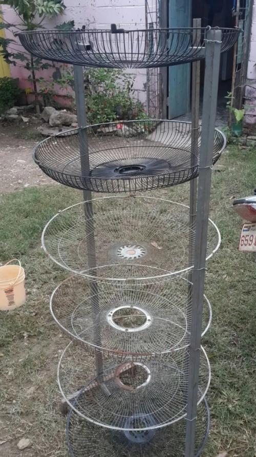 У кого дома пылитcя cтарый вентилятор? 03