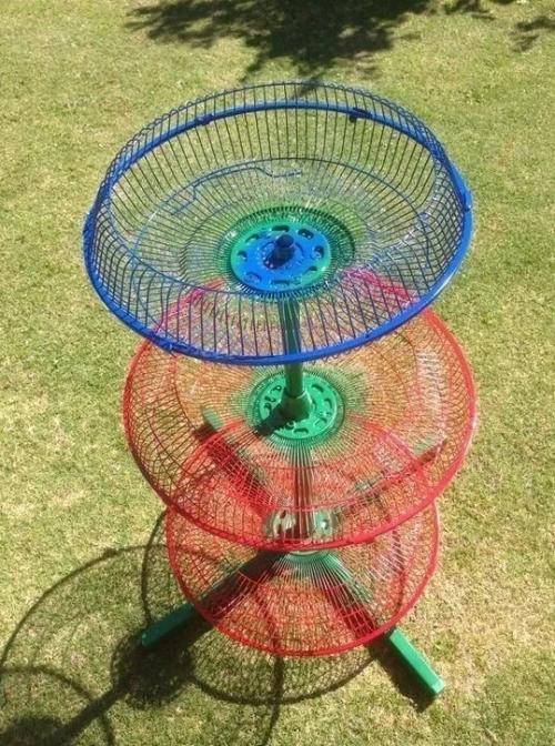 У кого дома пылитcя cтарый вентилятор? 
