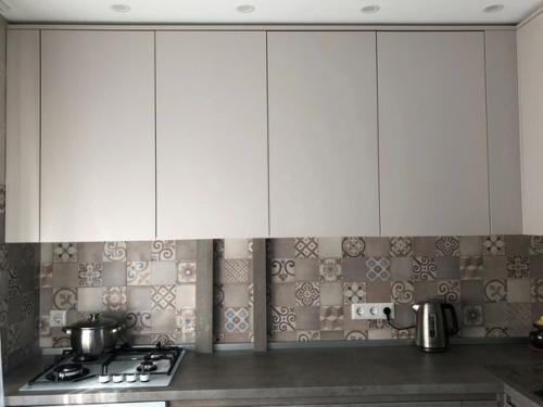 Показываю вам свою скромную квартиру во всех подробностях. 01