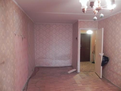 Сделали ремонт в спальне.