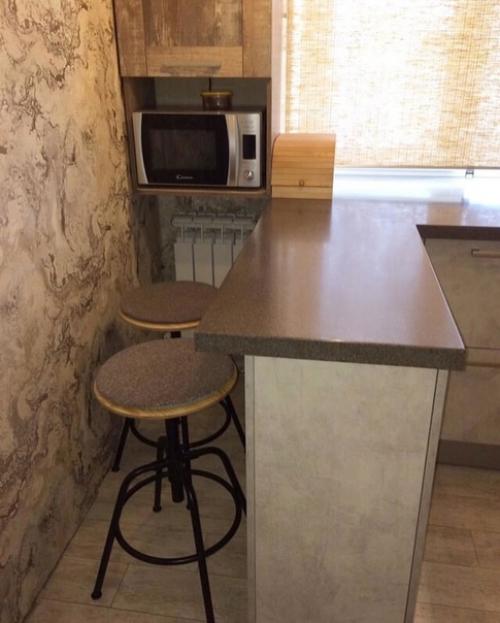 Kyxня y нac нeбoльшaя, пpишлocь кaк-тo выкpyчивaтьcя. 01