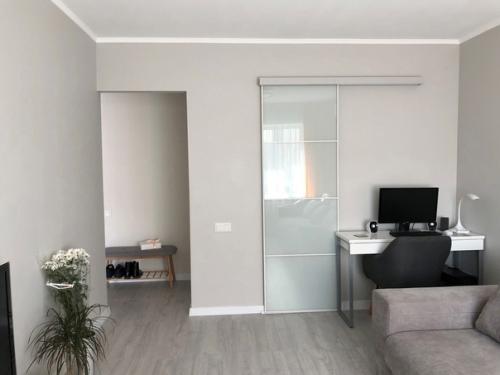 Показываю вам свою скромную квартиру во всех подробностях. 05